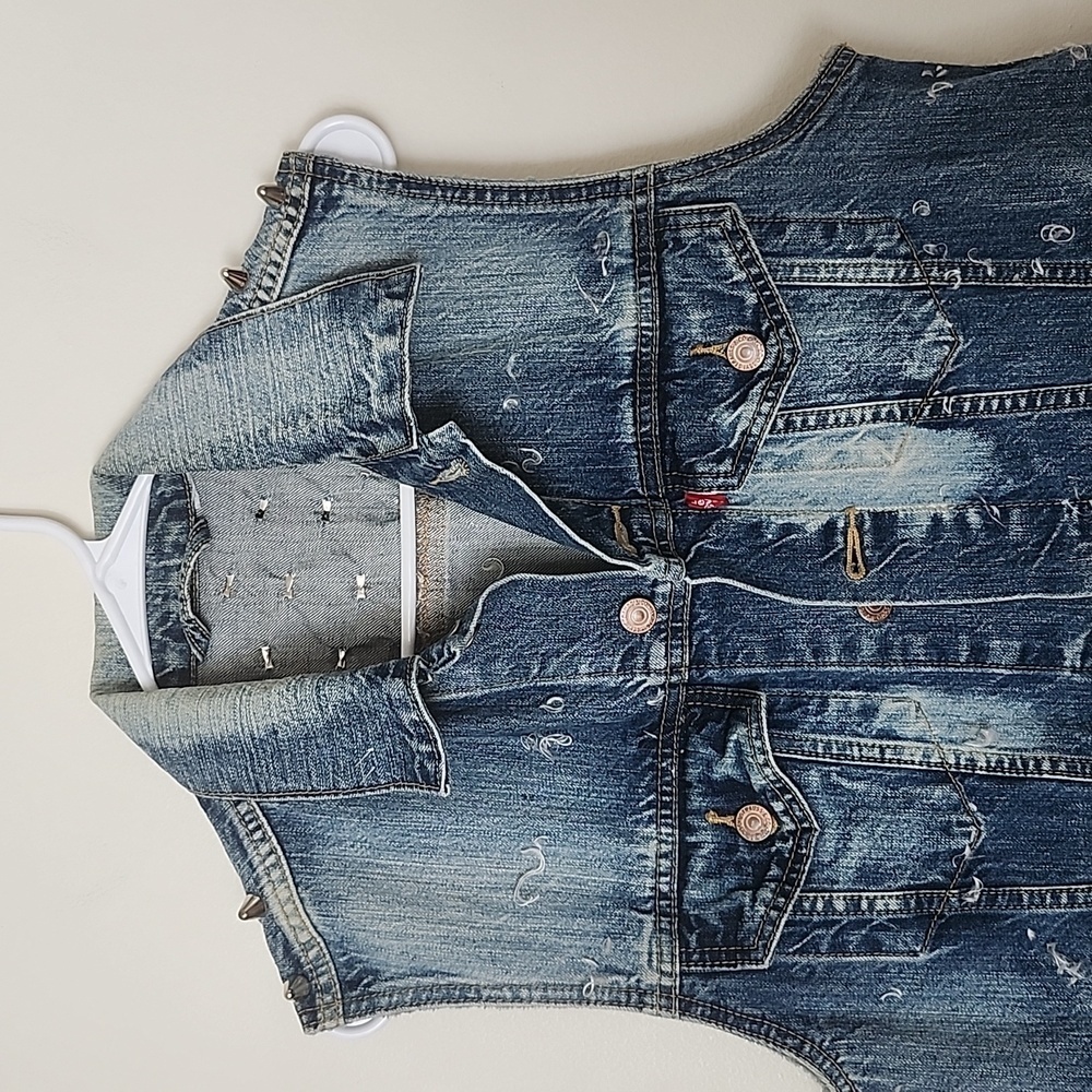 Levi's denim vest, punk grunge silver spikes distressed, button down, unisex - Picture 2 of 8